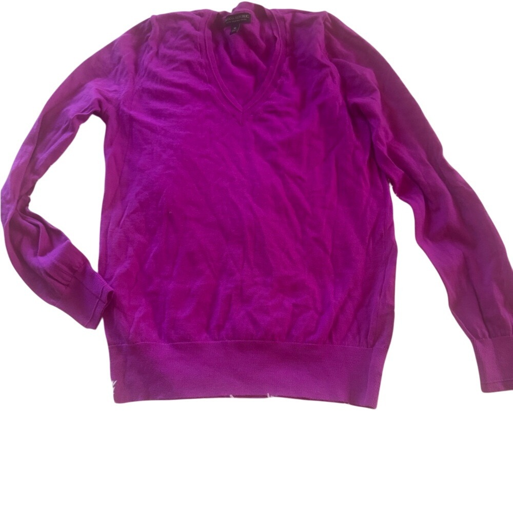 Banana Republic Magenta V-Neck Sweater size M